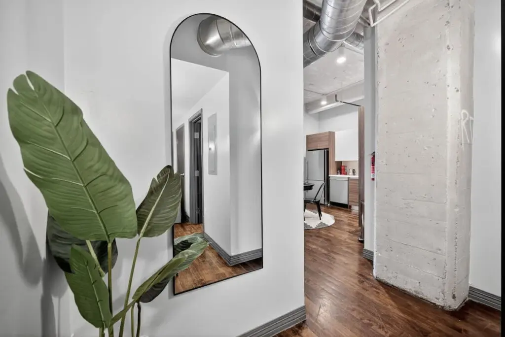 157556ea f87c 43 uj63M