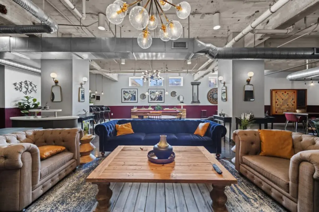 32a5c28f b647 4b 6jSWc