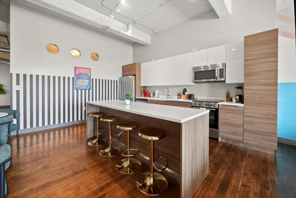 3e5ff813 4cfc 4d mrVsa