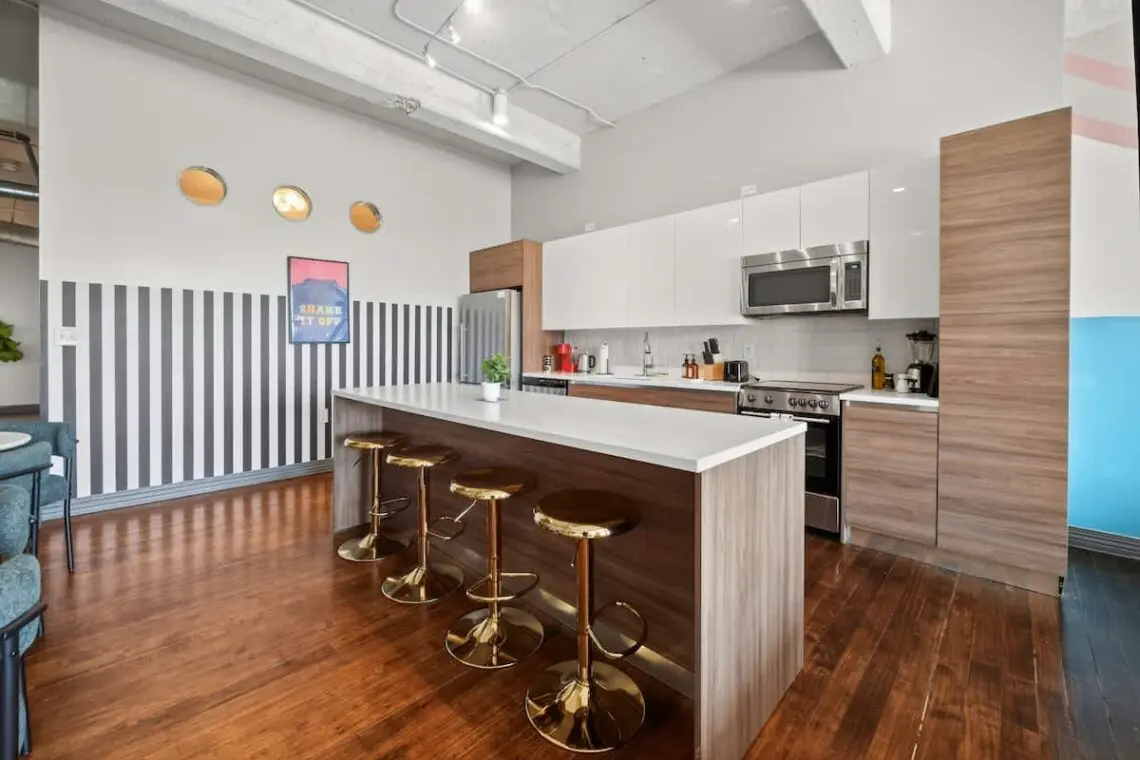 3e5ff813 4cfc 4d mrVsa