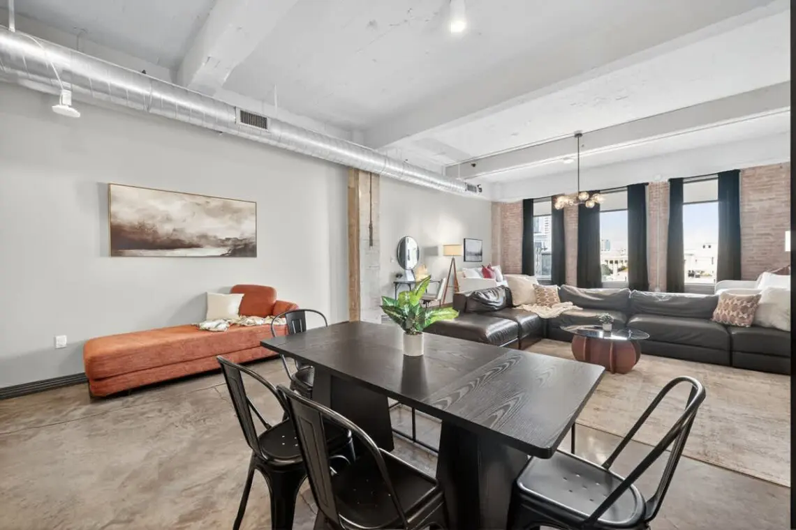 55a1dca4 4303 44 bgZtP