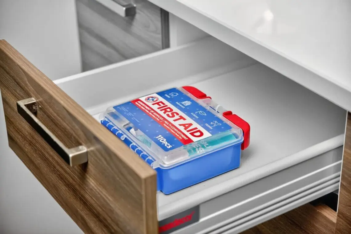 568bd67d 1045 4e R 9El