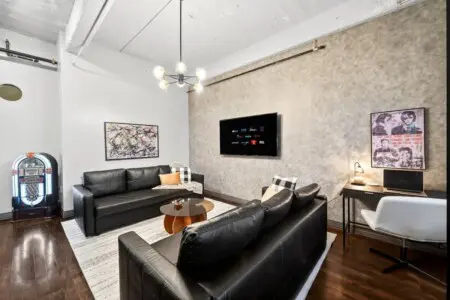 5697828c 913c 4f Pocgk