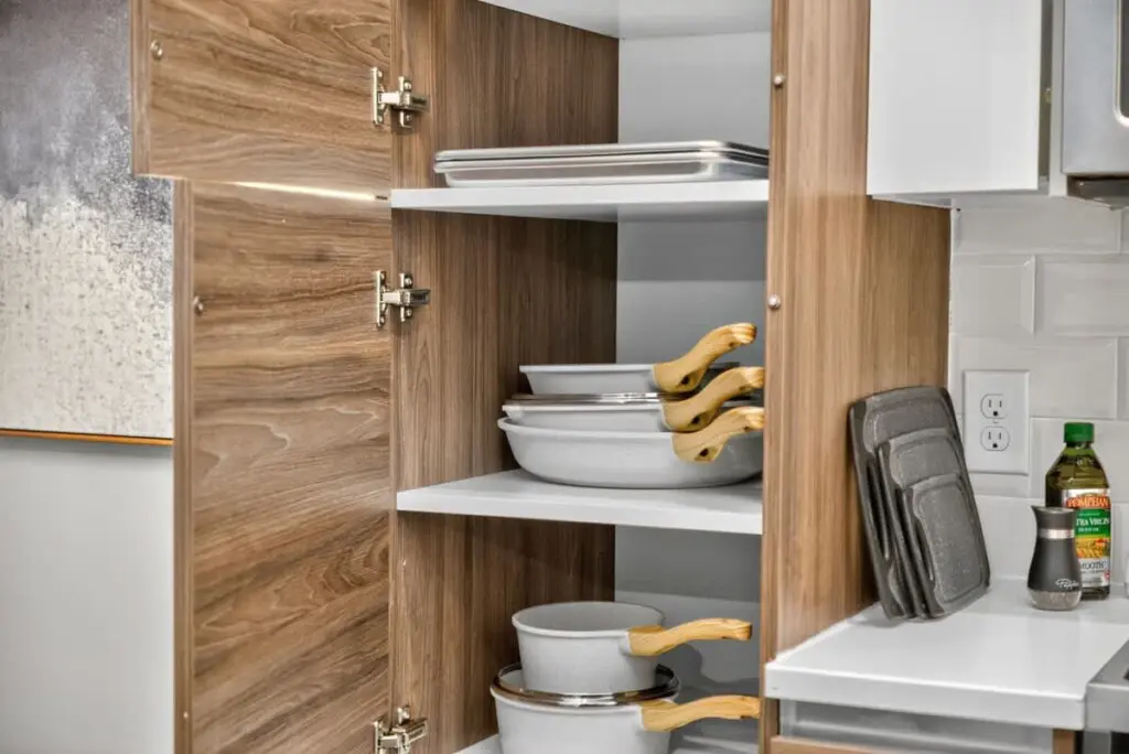 5b174d2f d718 4b i2lQ4