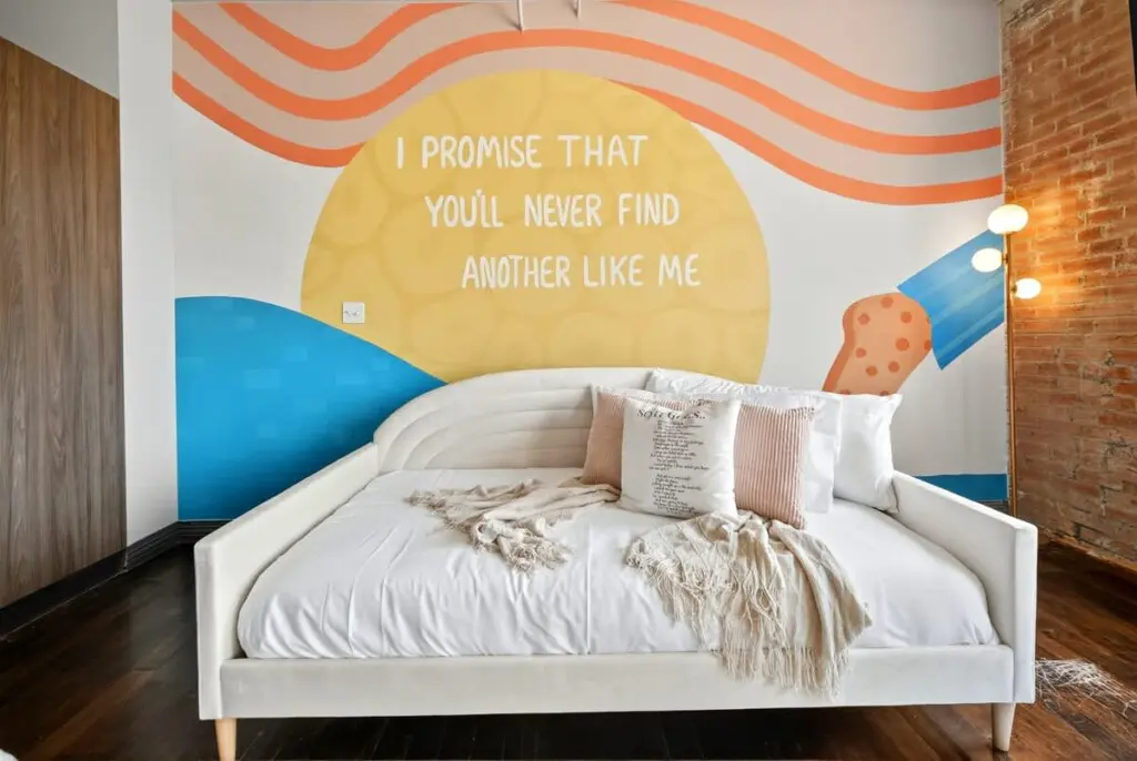 5c62cee3 c6d9 47 YBVev