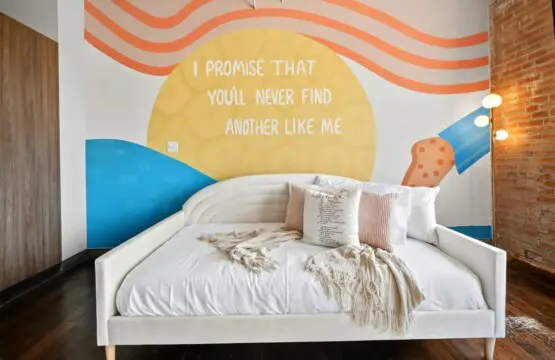 5c62cee3 c6d9 47 YBVev