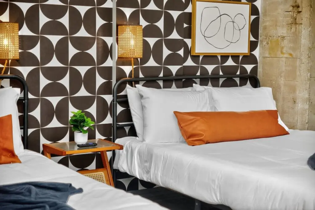 6a53dc35 1755 44 JVxIh