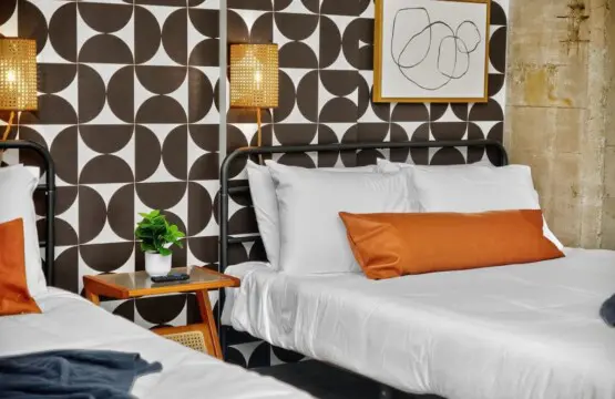 6a53dc35 1755 44 JVxIh