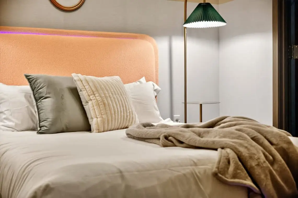 7ed9401d 44f5 4e v0lbp