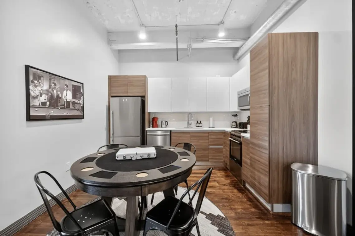 84667e21 4878 47 b2nzu