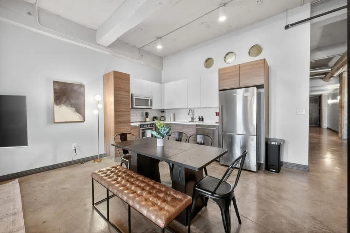 8ad32426 cf33 44 KEFqr