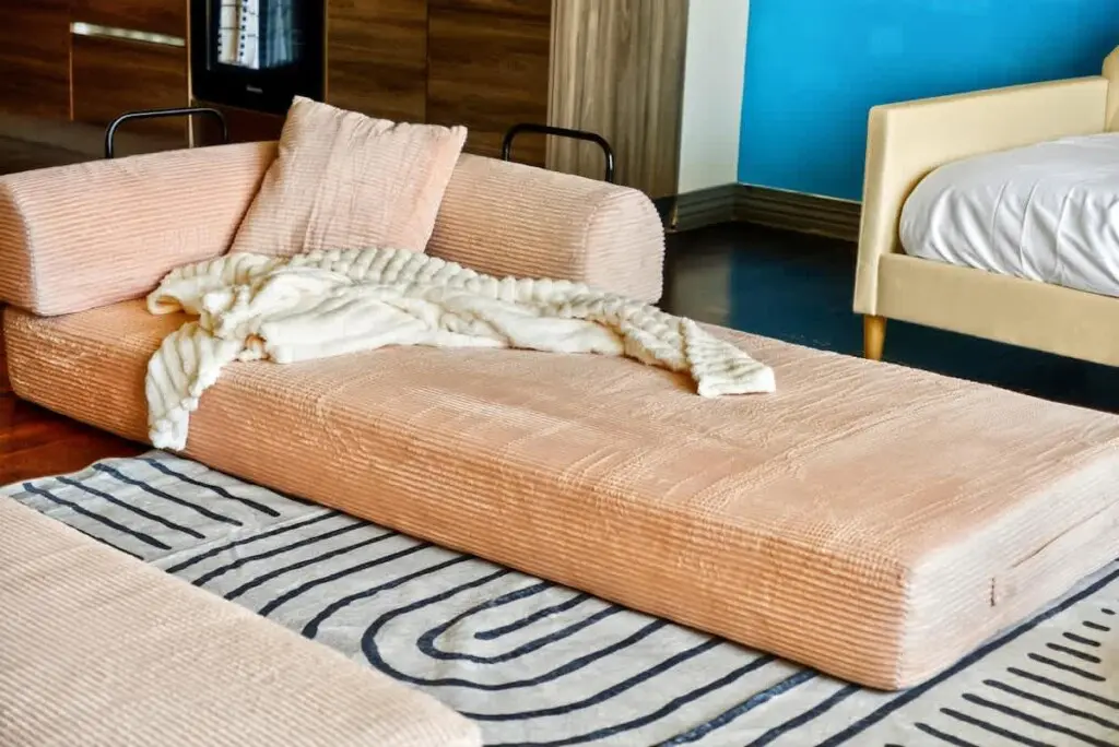 ac62a1b9 9c4a 47 xTlaO