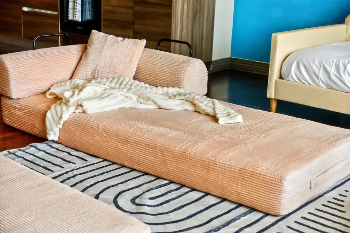 ac62a1b9 9c4a 47 xTlaO