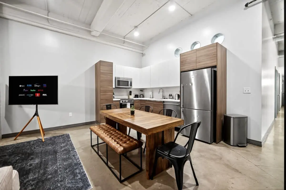 b4304e83 9a0d 44 sht1P