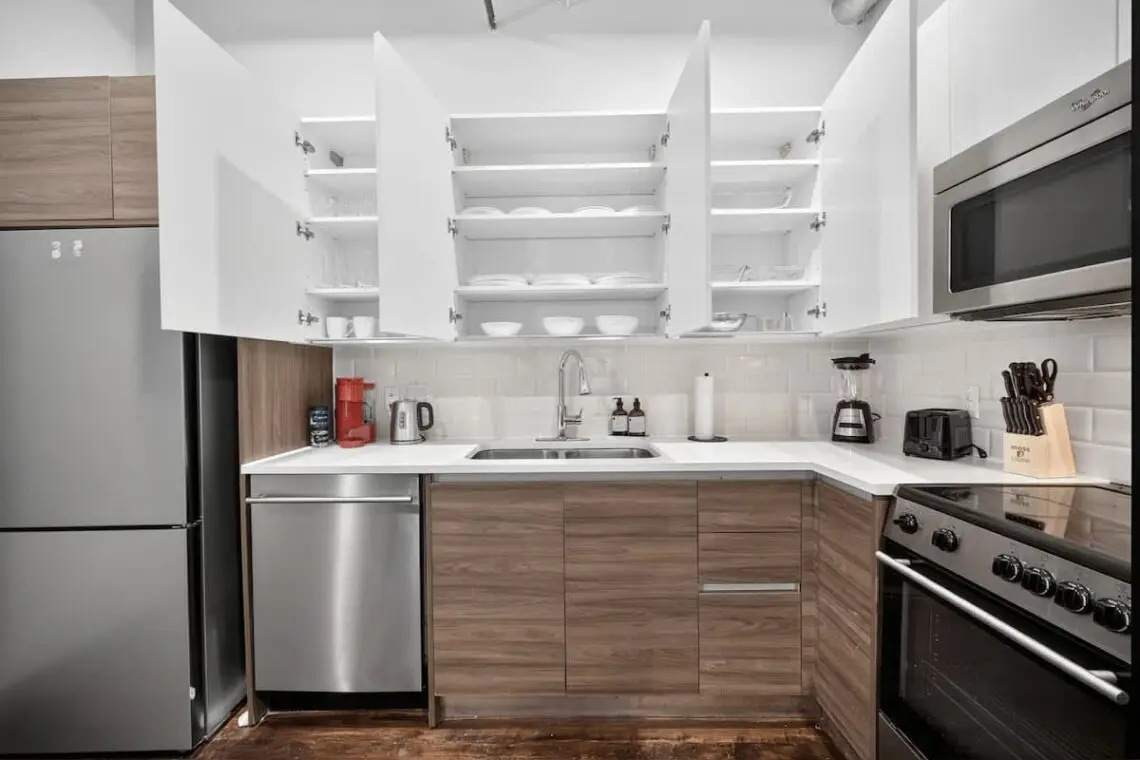 b5134458 17ad 41 yqZeo