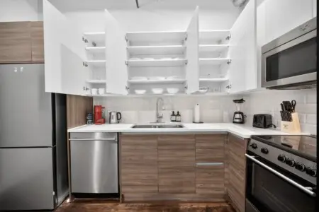 b5134458 17ad 41 yqZeo