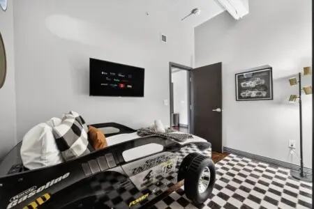 c9c11d84 60f8 42 MLdw8