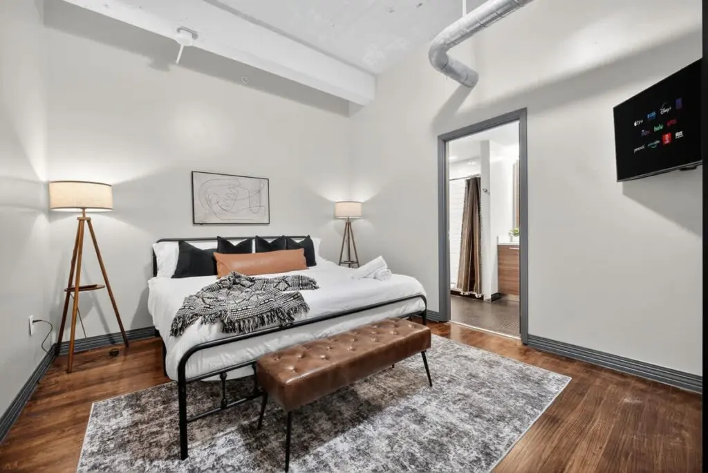 e8e62395 3e41 47 b77K