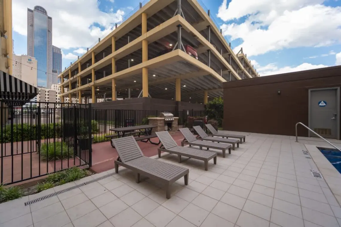 ea8dae6a f79e 4c 9jXRT