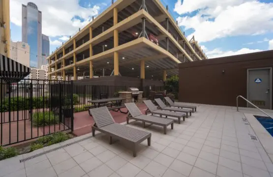 ea8dae6a f79e 4c 9jXRT