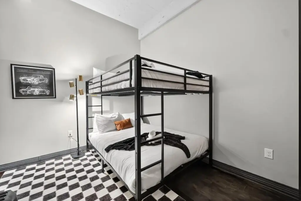 02deb1da 173a 4f m5etQ