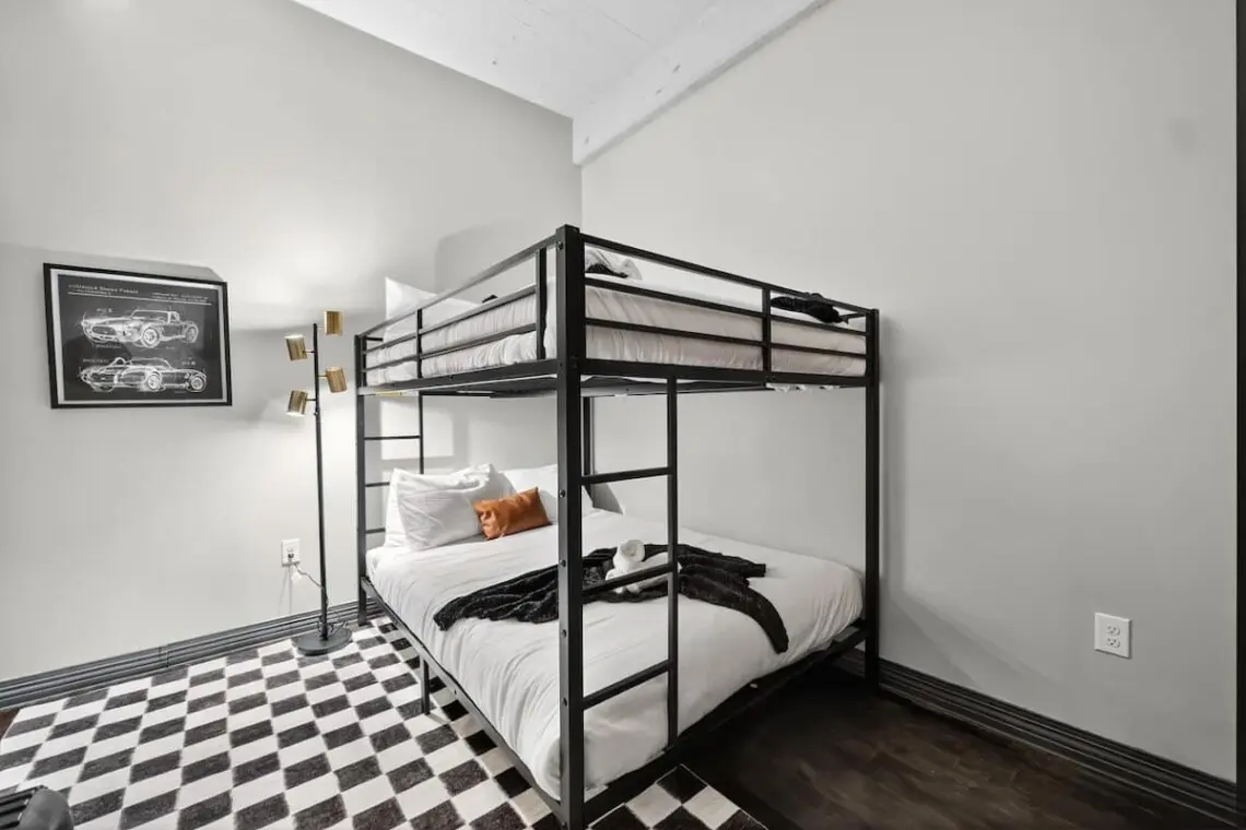 02deb1da 173a 4f m5etQ