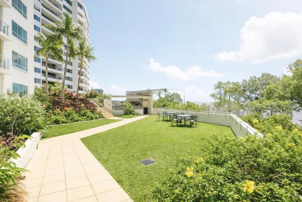 09770a0e 03dd 4f HYyy4