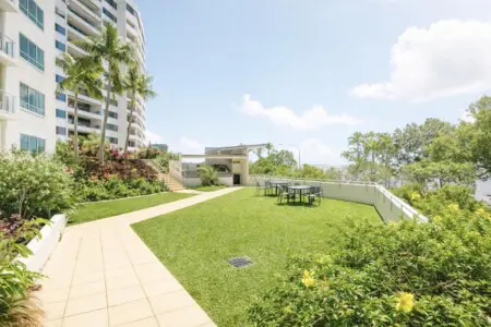 09770a0e 03dd 4f HYyy4