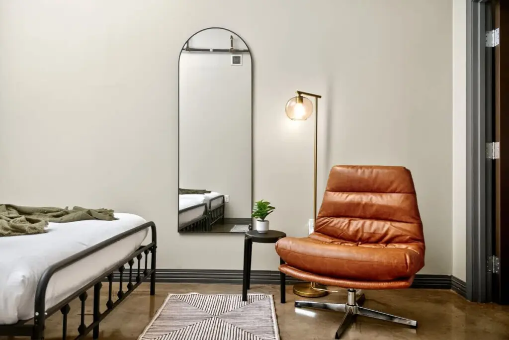 0b93d39f 0929 4b 5QYC6