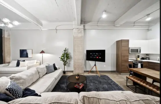 1ae75fe8 619f 45 iKJce