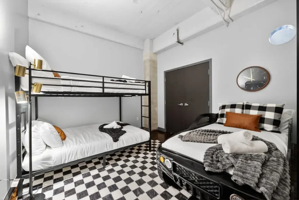 3fb5cf8d d2db 4c IHyrw