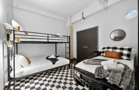 3fb5cf8d d2db 4c IHyrw