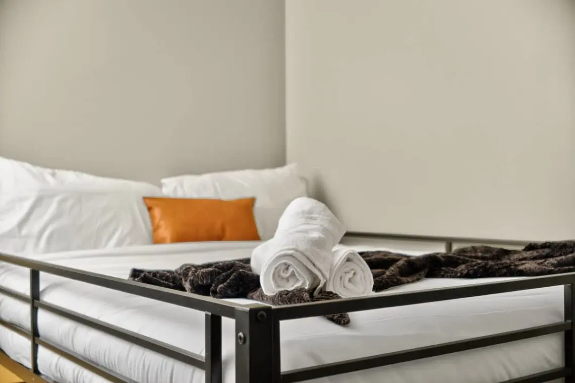 439cdb4a 8657 4b BUfeY