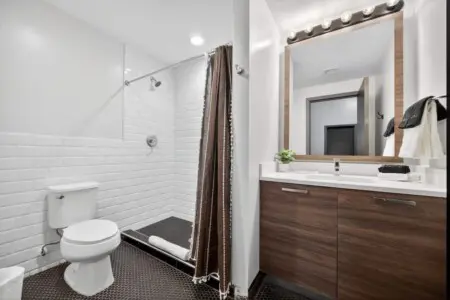 48bd1341 1379 4d skpW9