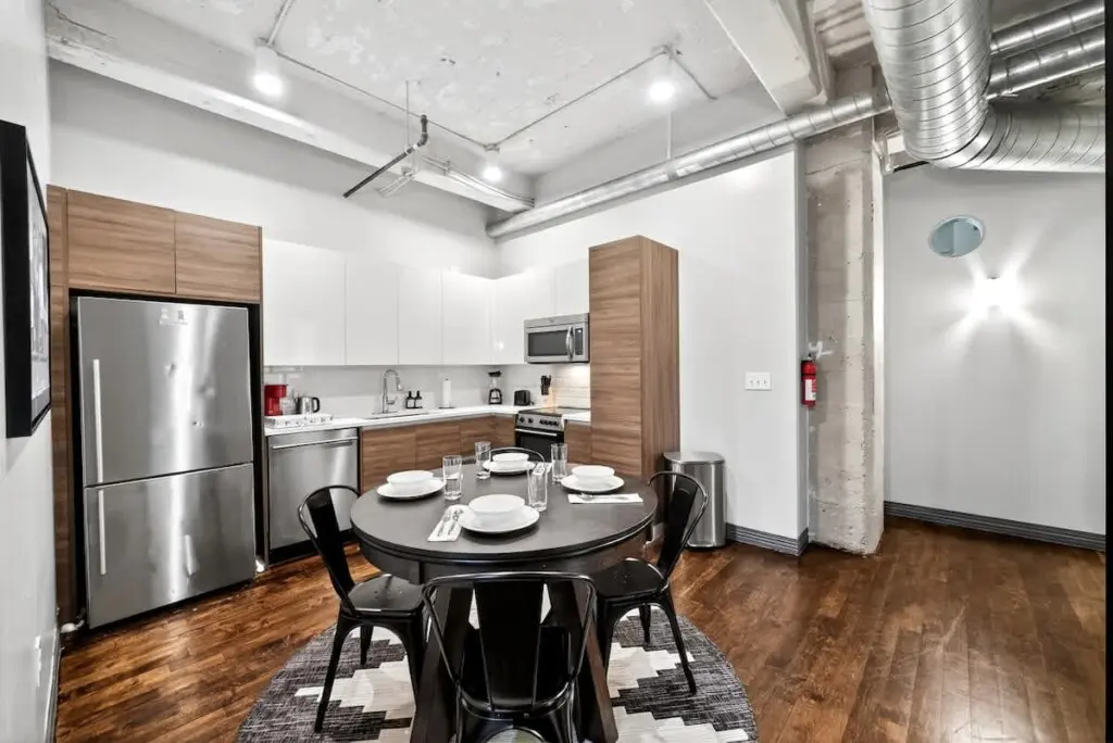 5852a67a a6ef 4b acOF5