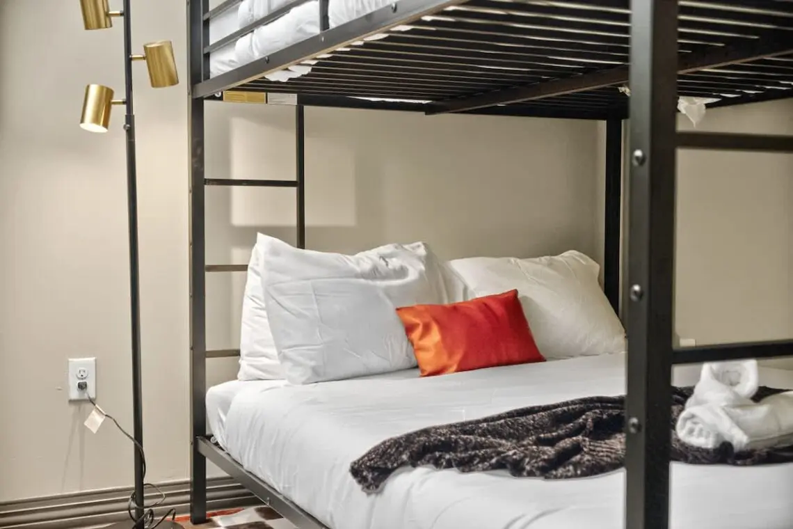 5a74c4fb 7722 4f 55R b