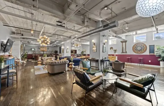 9298c556 ebe5 4c ZWKfX