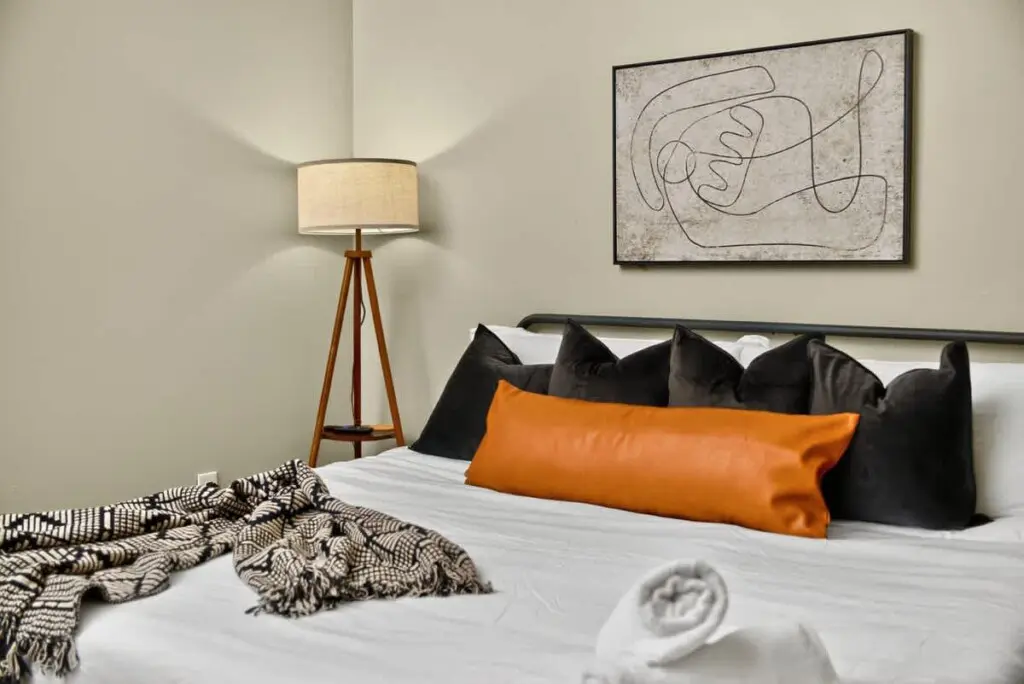 9b6b949d 443a 47 GeHLq