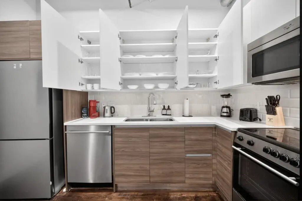 b5134458 17ad 41 yqZeo