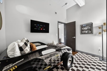c9c11d84 60f8 42 MLdw8